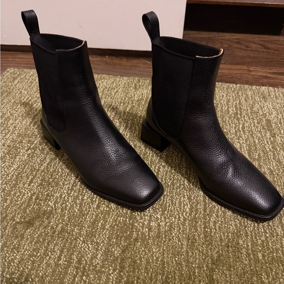 LoQ Ottavia Black Leather Chelsea Boot - Picture 7 of 9